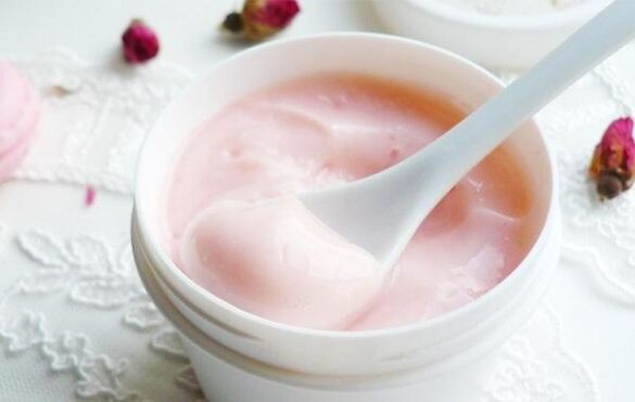 Jogurtova pomlajevalna maska